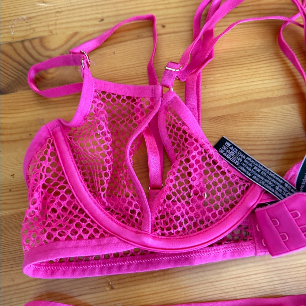 VICTORIAs SECRET Low Cut Demi BRA thong Set Pink Fishnet Open Cup gold NWT small - Picture 2 of 7